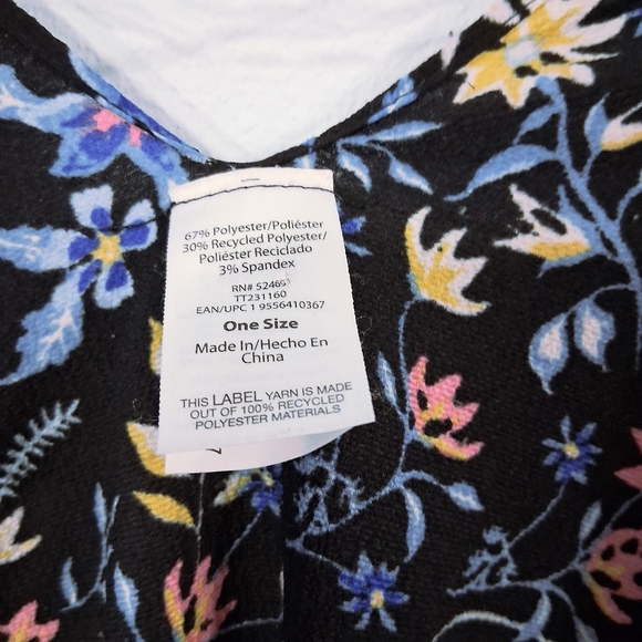 Floral Kimono Robe Duster One Size Flowy And Comfortable With Black Background - Picture 12 of 12